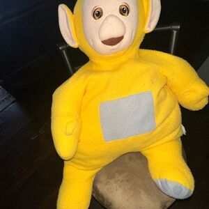 VTG telletubies laa laa jumbo plush yellow telletubby 30 inches